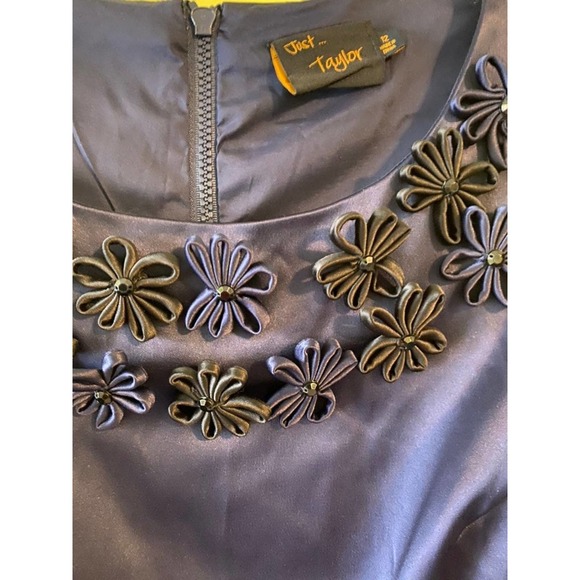 Just Taylor Dress 12 - Picture 2 of 4